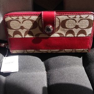 New w/tags Coach Signature Wallet